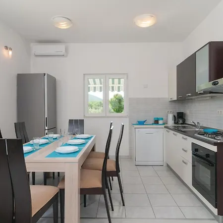 3 Bedroom Lovely Home In Gata Holiday home