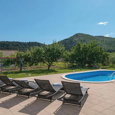 3 Bedroom Lovely Home In Gata Holiday home *