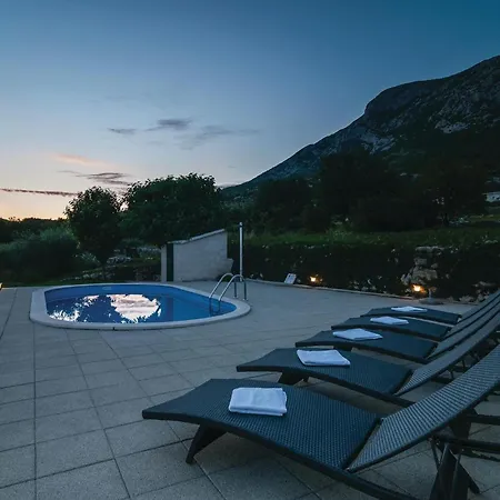 Holiday home 3 Bedroom Lovely Home In Gata Gata