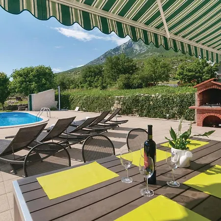 3 Bedroom Lovely Home In Gata Holiday home Gata