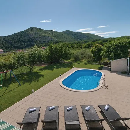 3 Bedroom Lovely Home In Gata *