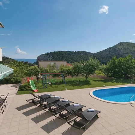 3 Bedroom Lovely Home In Gata *