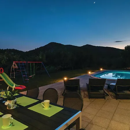 Holiday home 3 Bedroom Lovely Home In Gata *