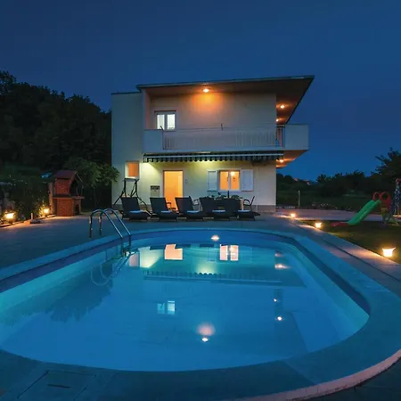 Holiday home 3 Bedroom Lovely Home In Gata *