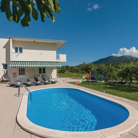 3 Bedroom Lovely Home In Gata *