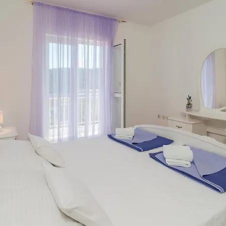 3 Bedroom Lovely Home In Gata *
